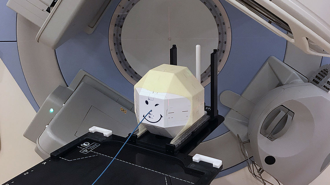 SYSTEM QA Compatible with patient positioning systems and patient masks